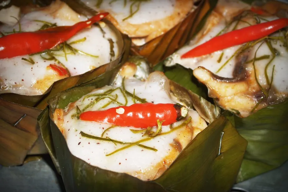 Fish wrapped in banana leaf (liboke)